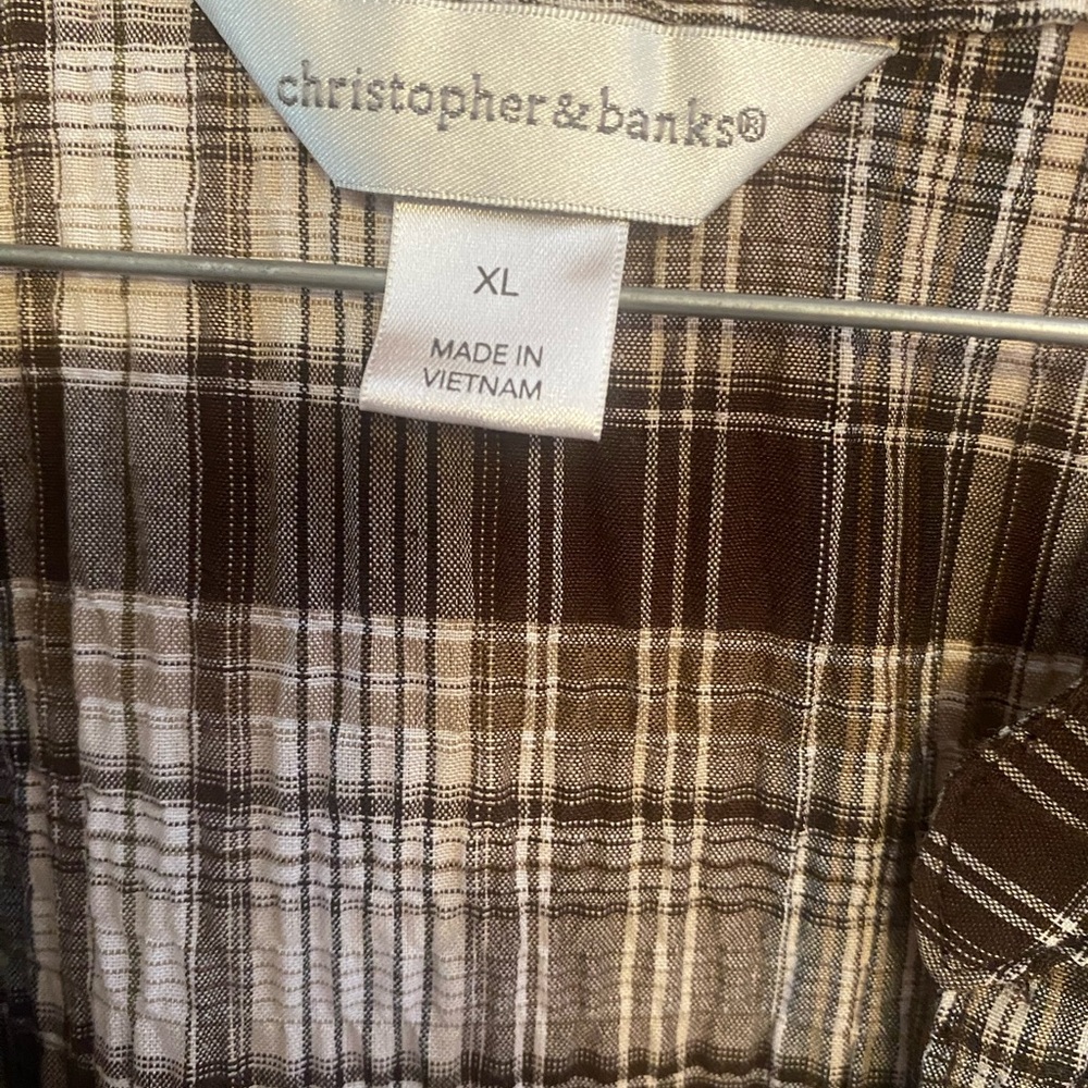 XL Christopher and Banks short sleeve brown and white top. - Picture 2 of 3